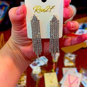 👻BOGO50%👻 🆕🌿🤍RUE 27: SILVER TRI 80mm Dainty Rhineston Chandelier Earring